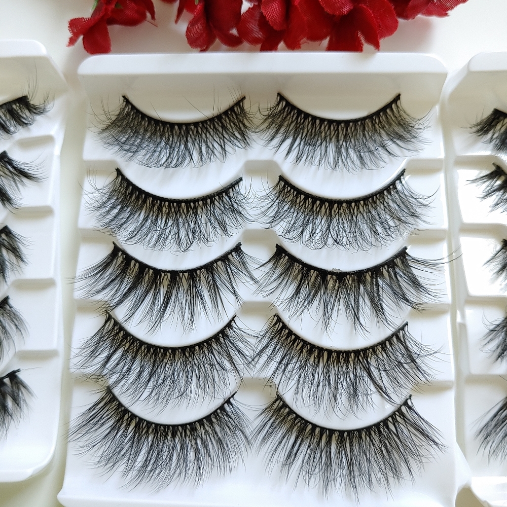 Lashes - Picture 2 of 6